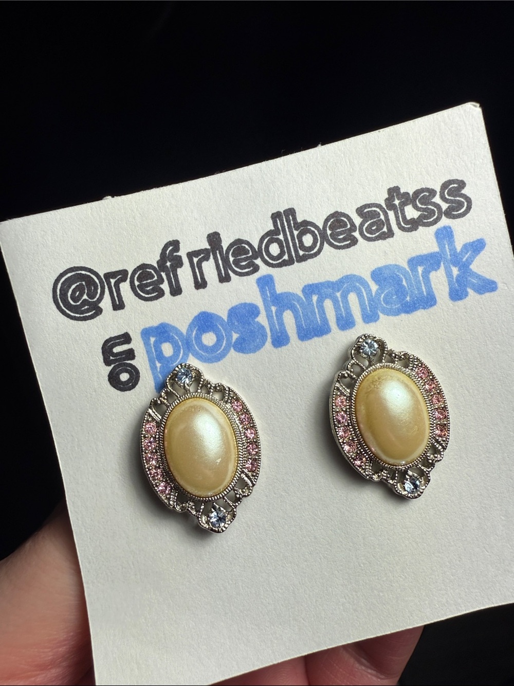 Art & Accessories - Earrings